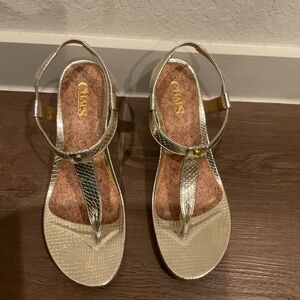 Chaps Gold Sandals Elegant T-Strap Design
